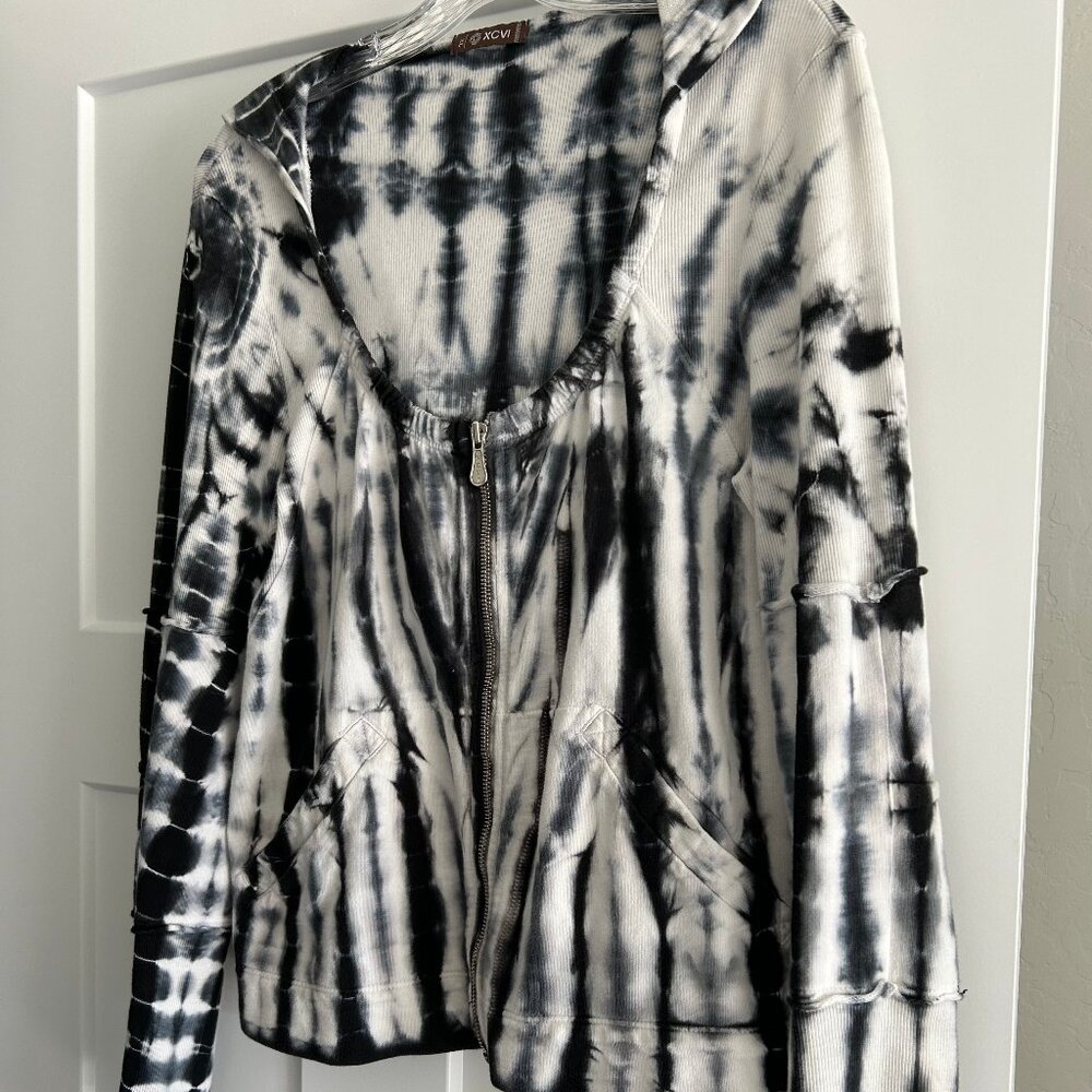 XCVI, ZIP UP HOODIE, BLACK AND WHITE SIZE XL, HARDLY WORN, LIKE NEW CONDITION.